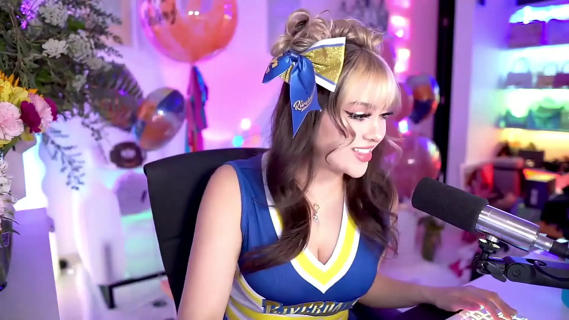 AriGameplays - Cheerleader #1