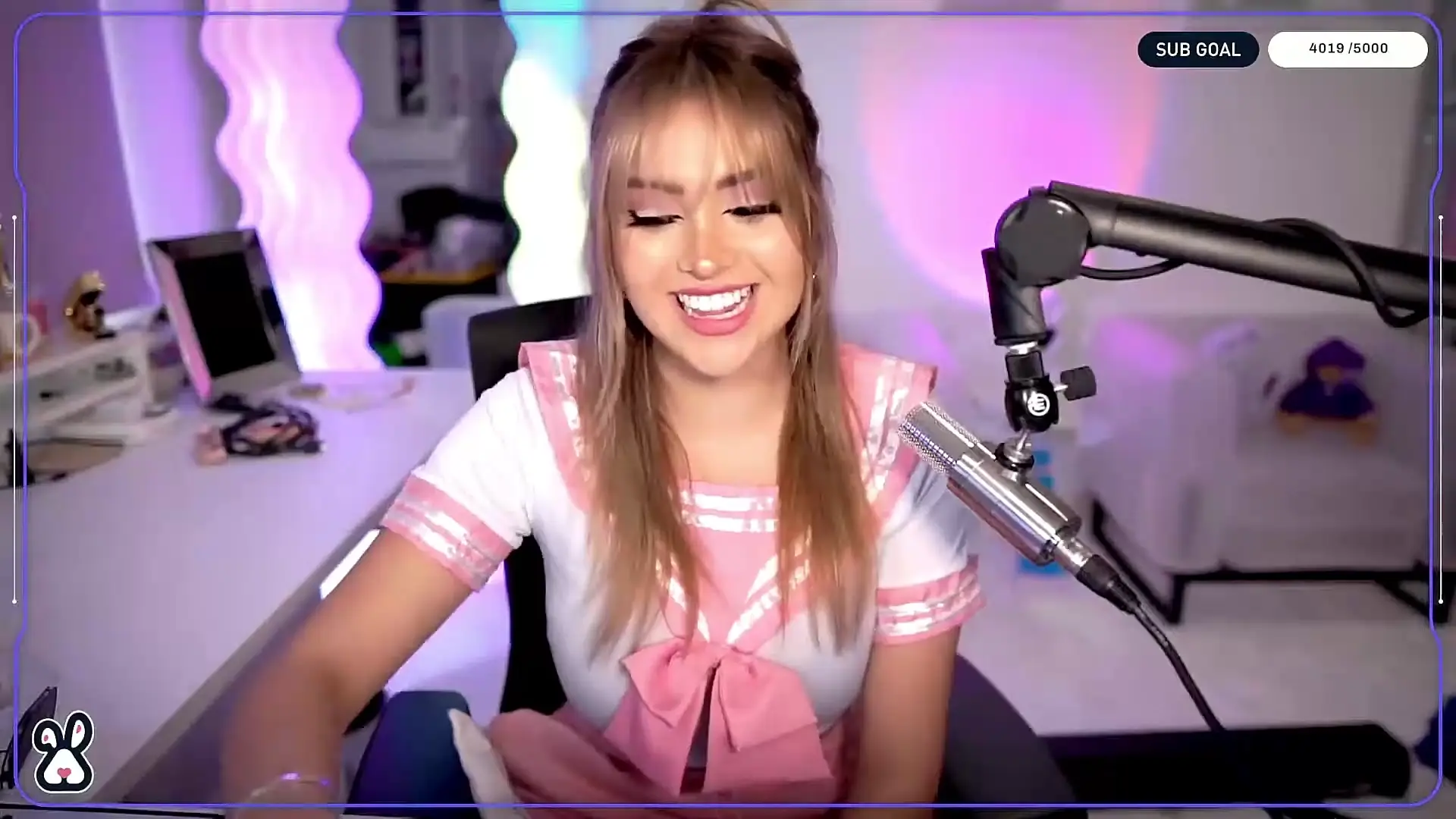 AriGameplays - SchoolGirl